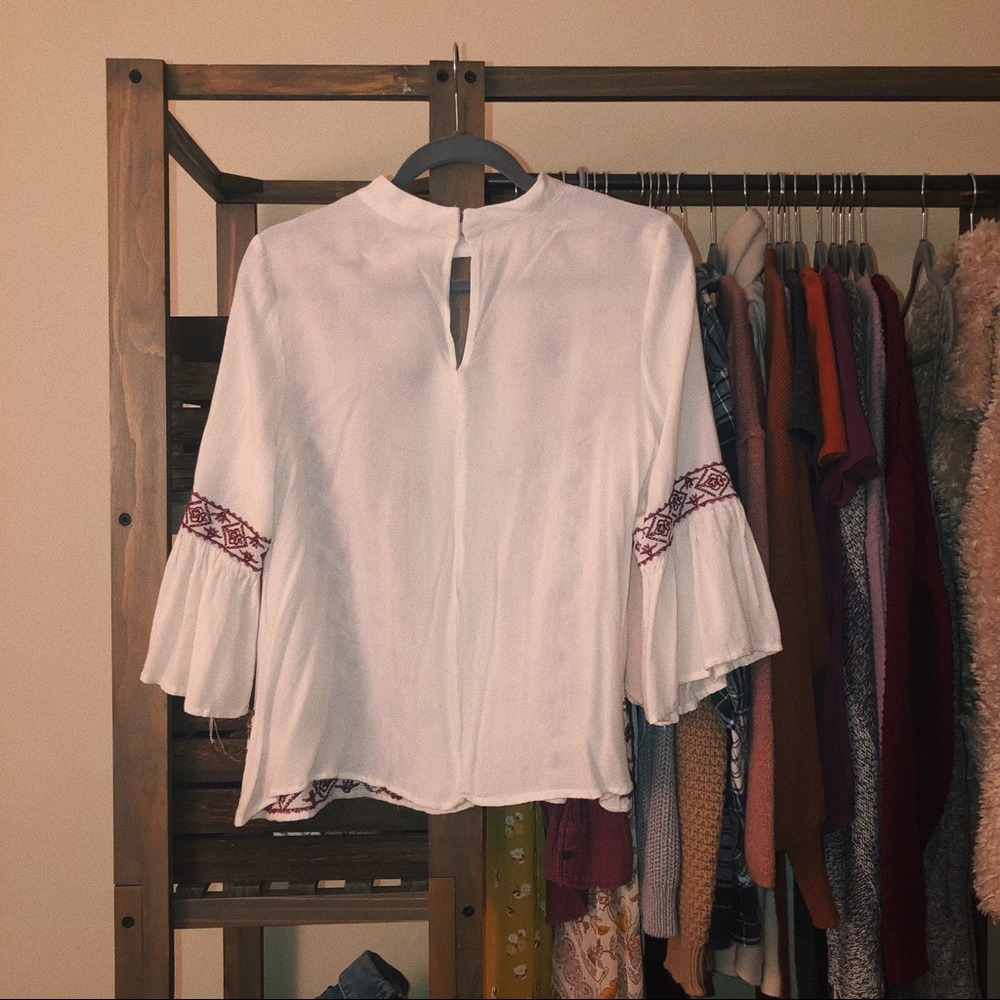 Entro Embroidered Top (S) - Picture 4 of 6